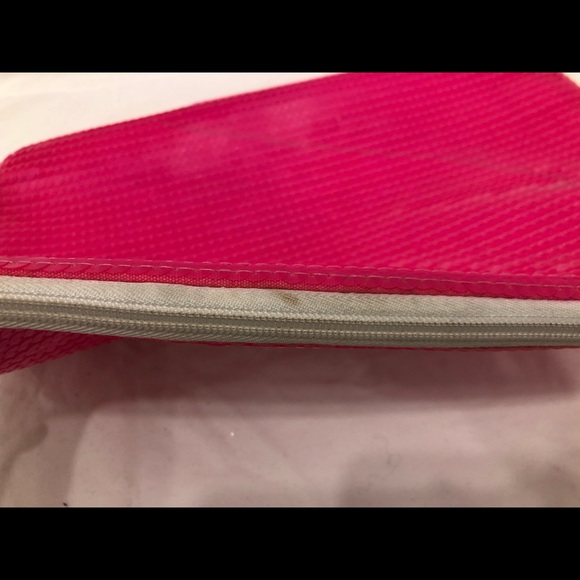 Juicy Couture Pink Sequins Laptop Case - Picture 7 of 9